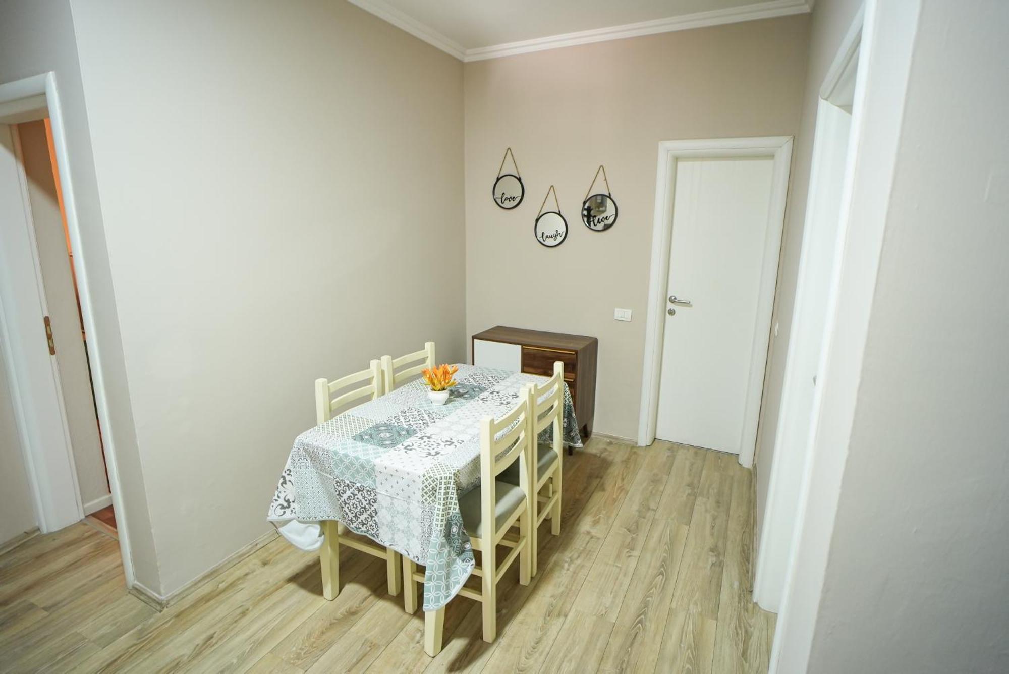 דירות טיראנה Grandpa House - App.3 מראה חיצוני תמונה